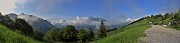 11 Partenza dal parcheggio d'Alpe Arera (1600 m) con nubi sparse sulle cime